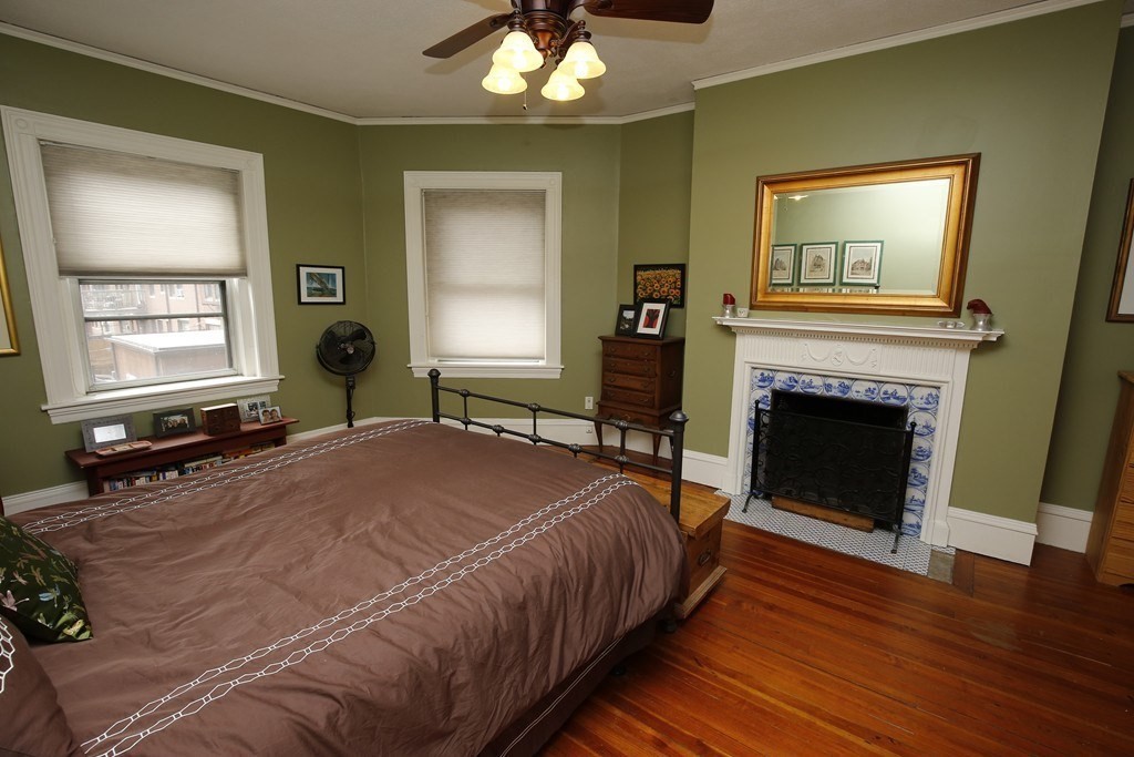 919 Beacon St. - Fenway