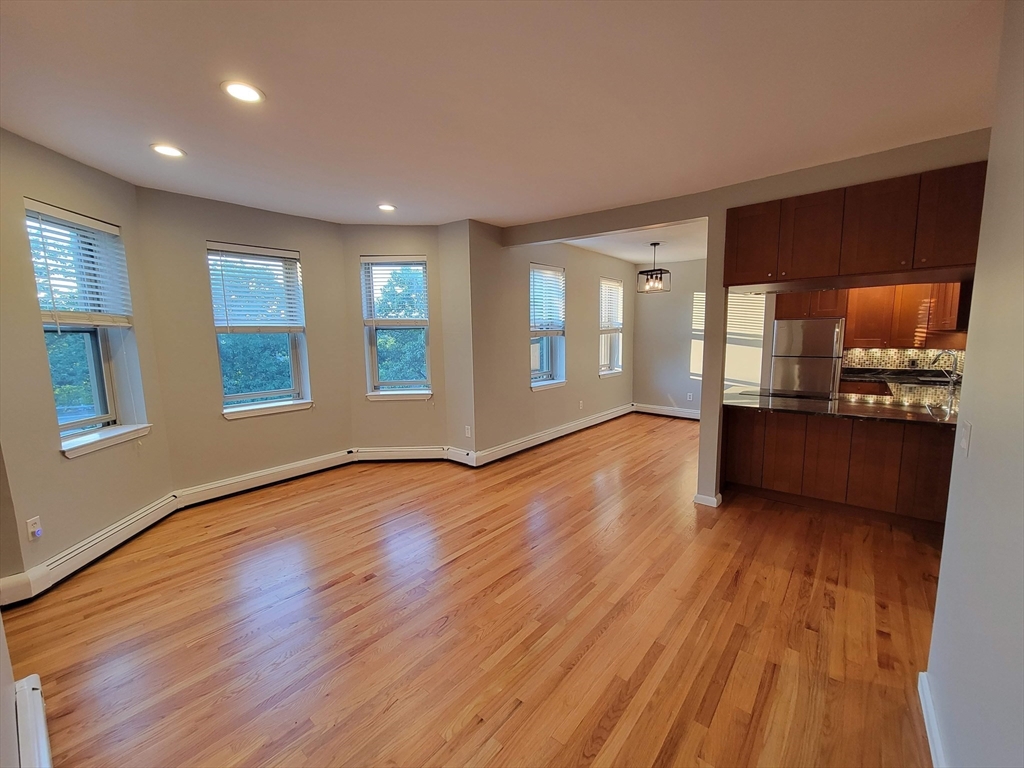 390 Riverway - Mission Hill