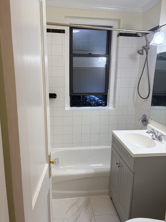 66 Queensberry - Fenway