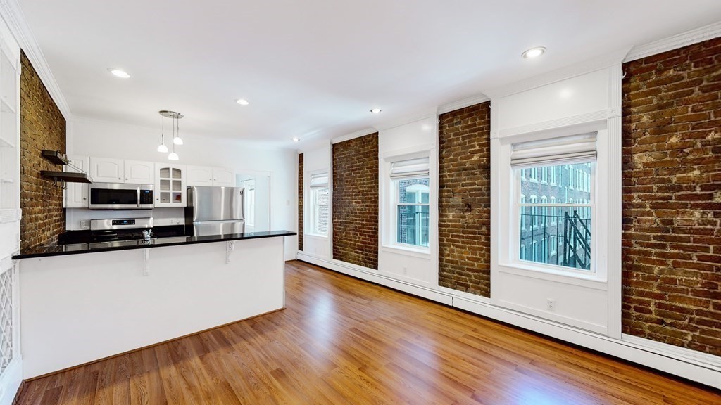 84 Prince St. - North End