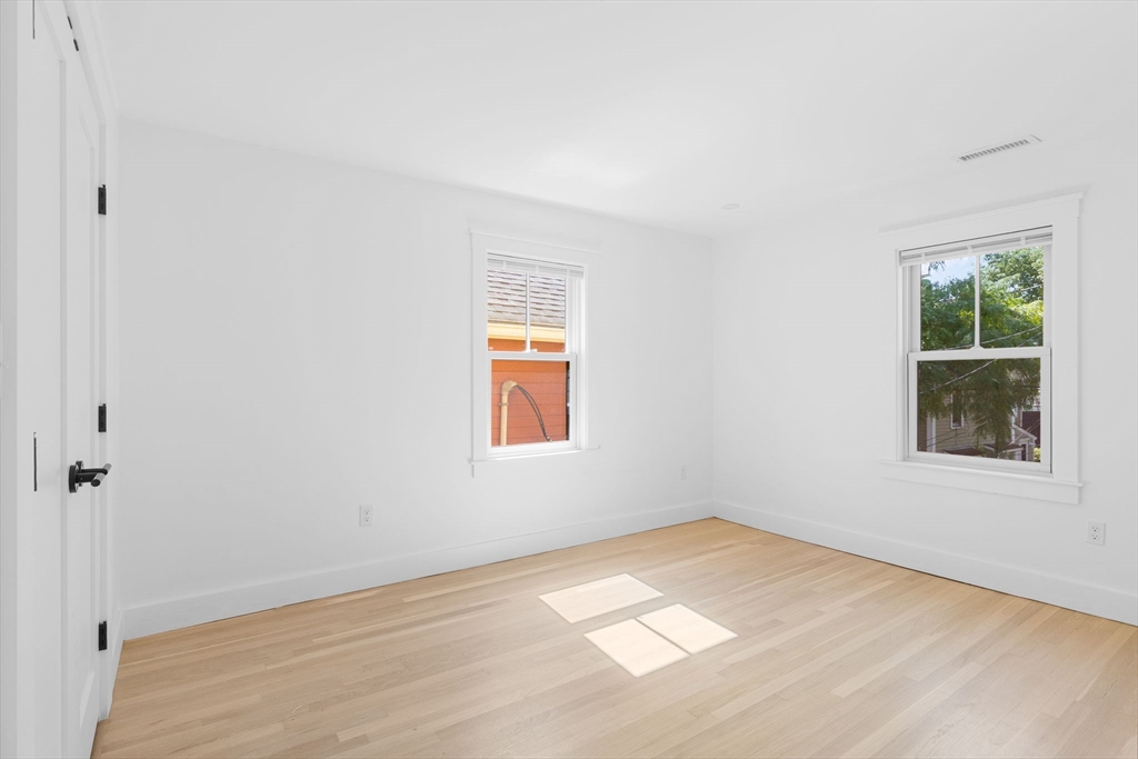 577 Franklin St. - Riverside