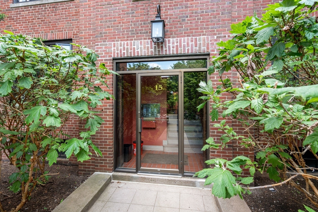15 Monmouth Ct. - Longwood