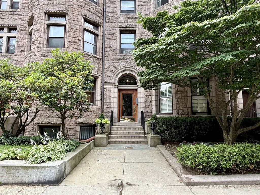 186 Commonwealth Ave. - Back Bay