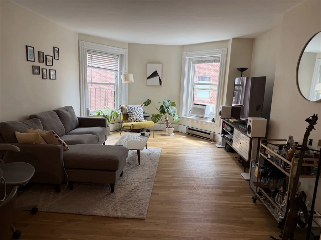 220 Newbury - Back Bay