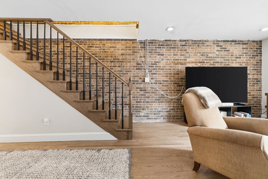 159 Salem - North End