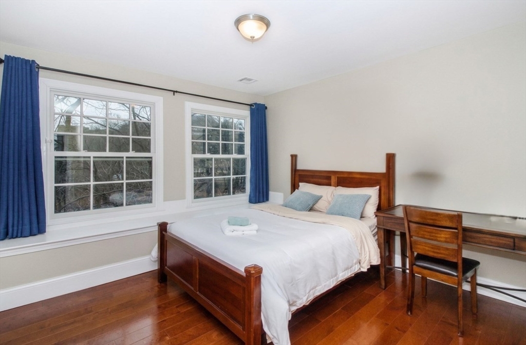 259 Kent - Longwood