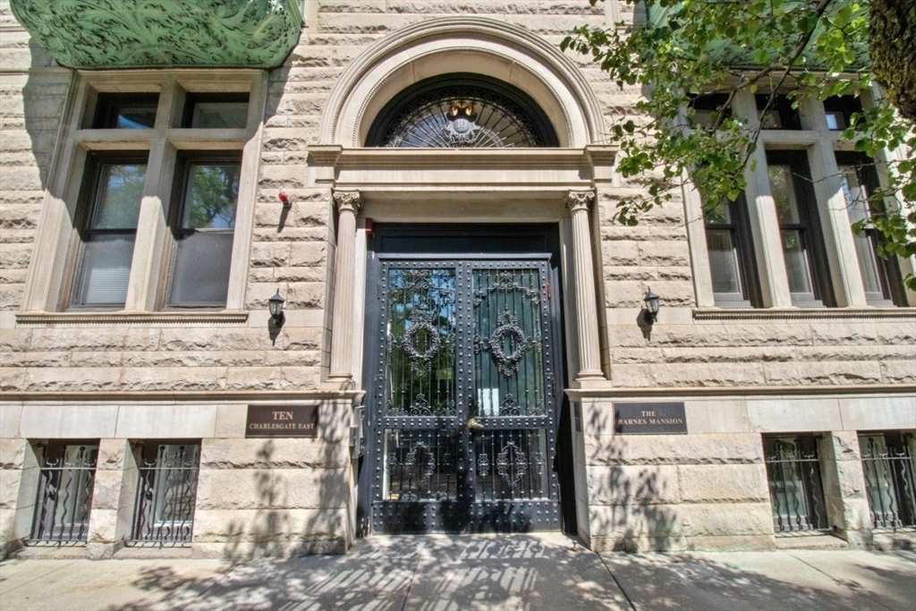10 Charlesgate East - Back Bay