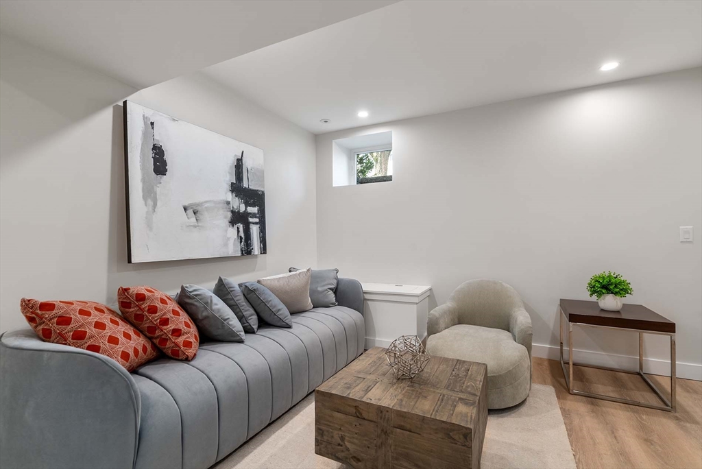 112 Hampshire St. - Wellington