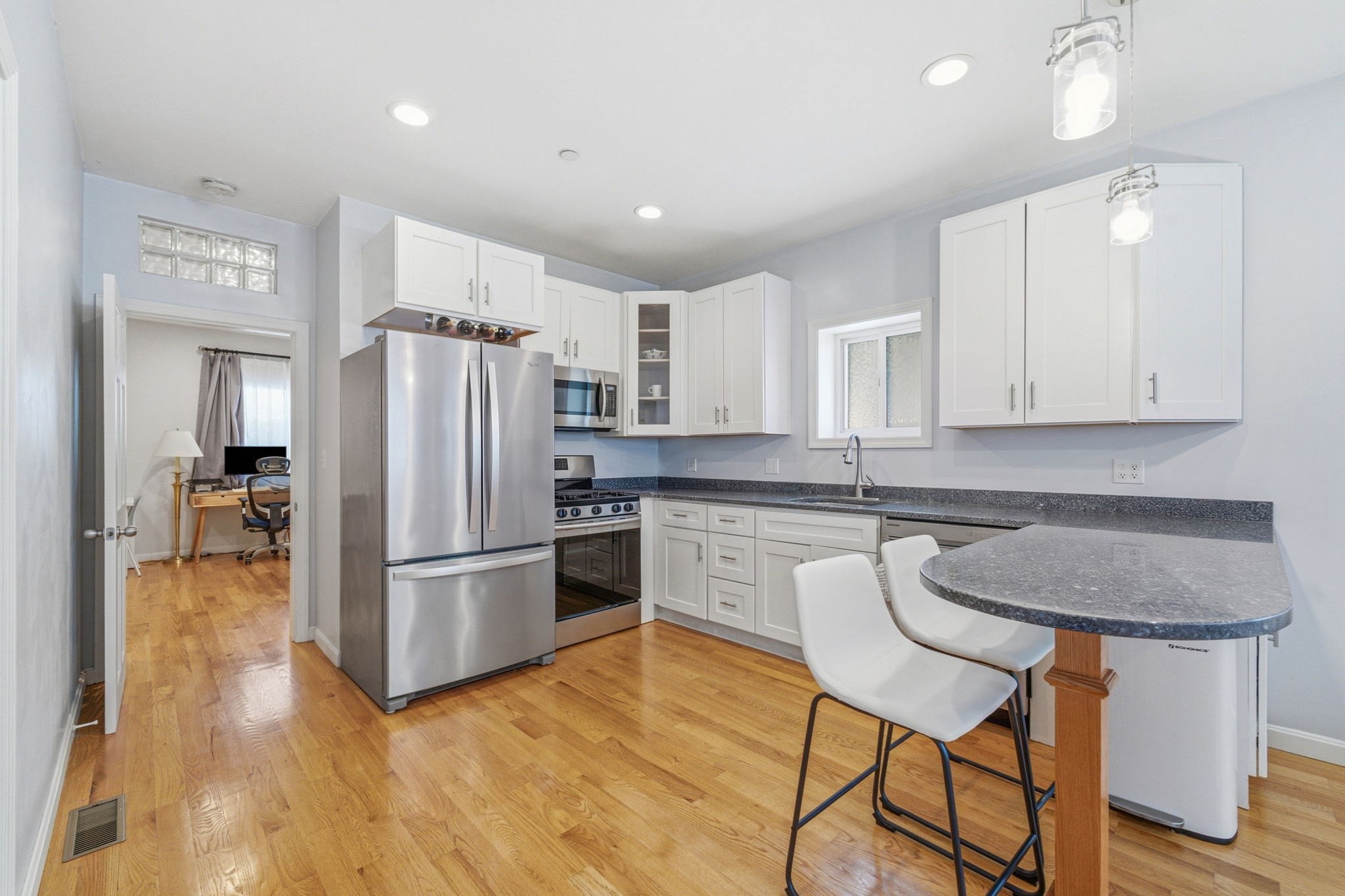 518 Main St. - Medford