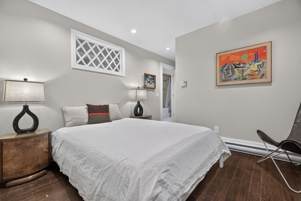 14 Hereford - Back Bay