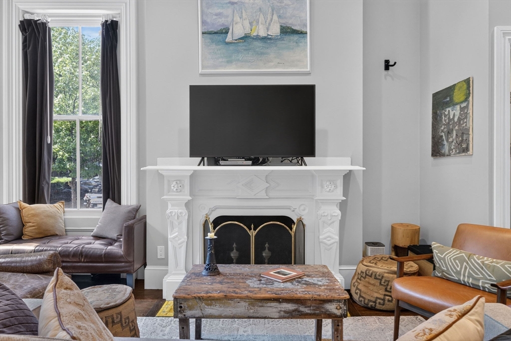 14 Hereford - Back Bay