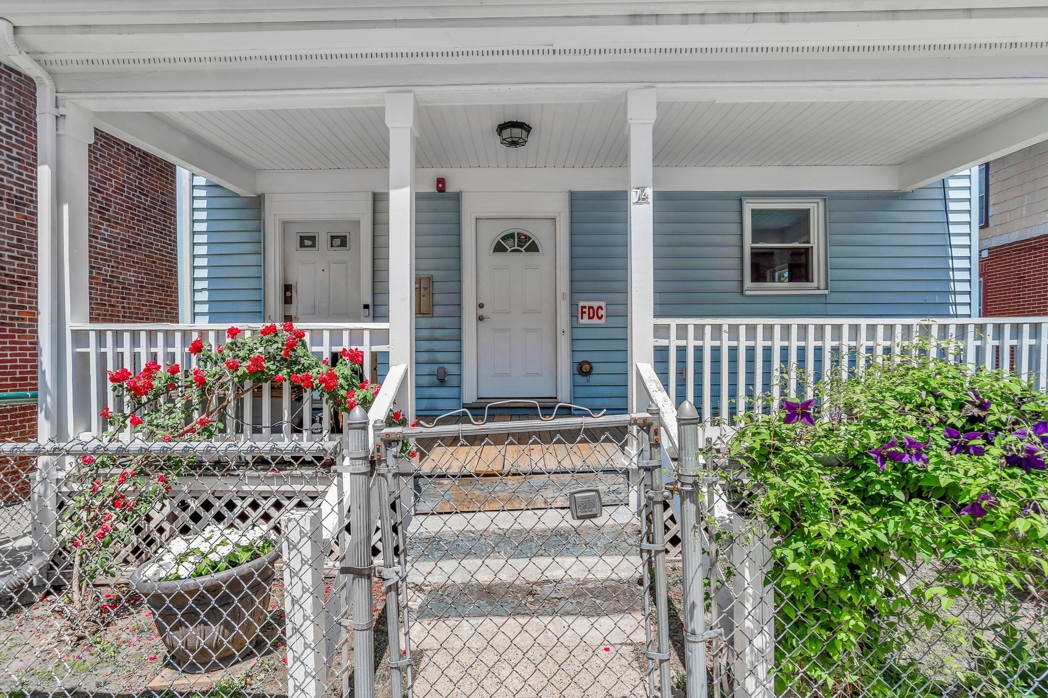 74 Ruthven - Roxbury