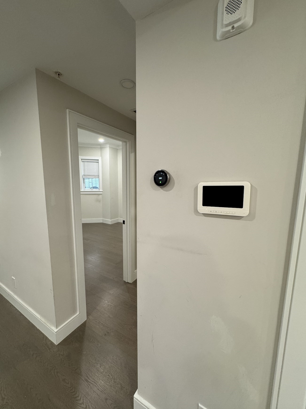 535 Newbury St. - Kenmore