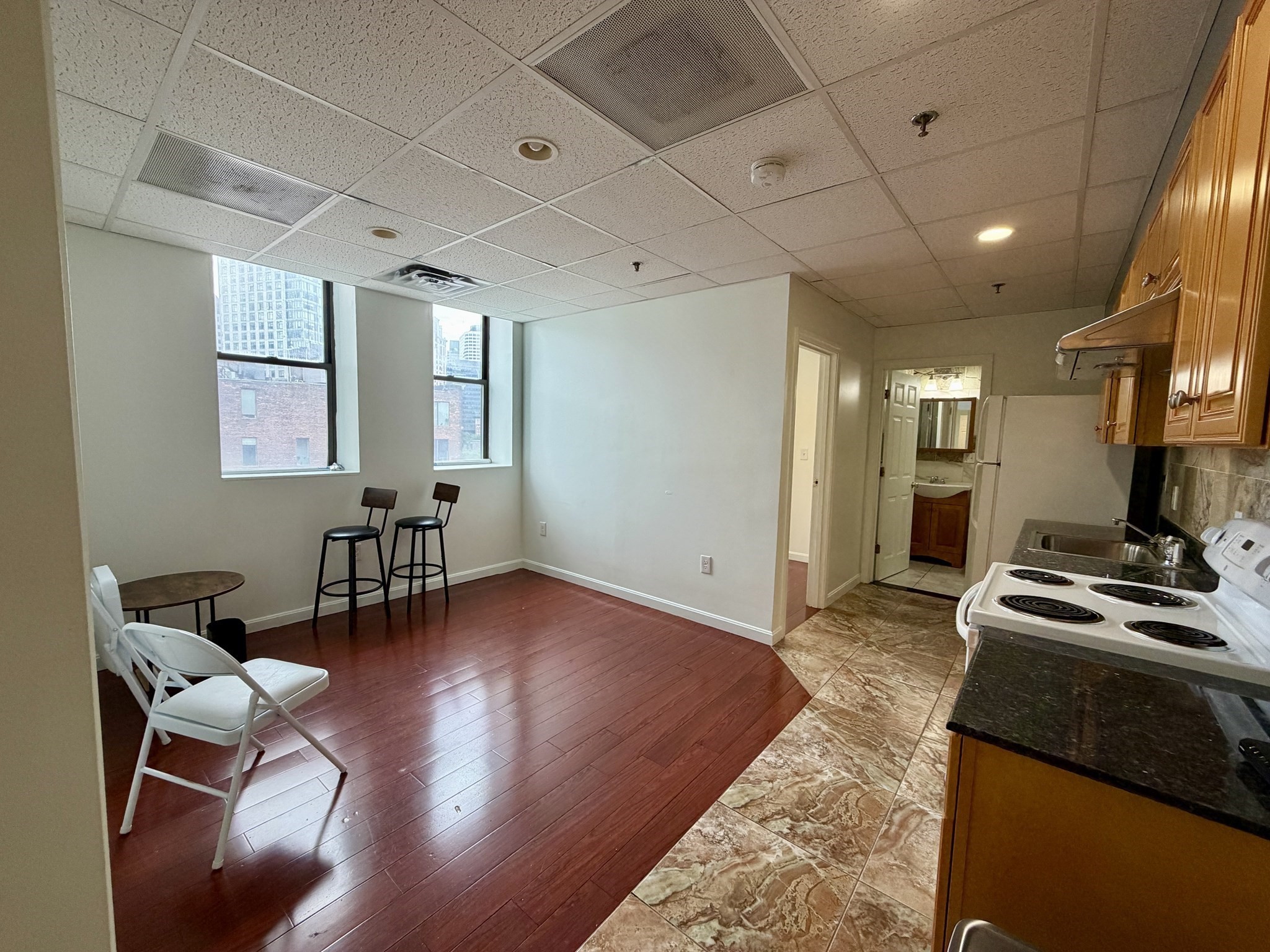 72 Kneeland - Chinatown
