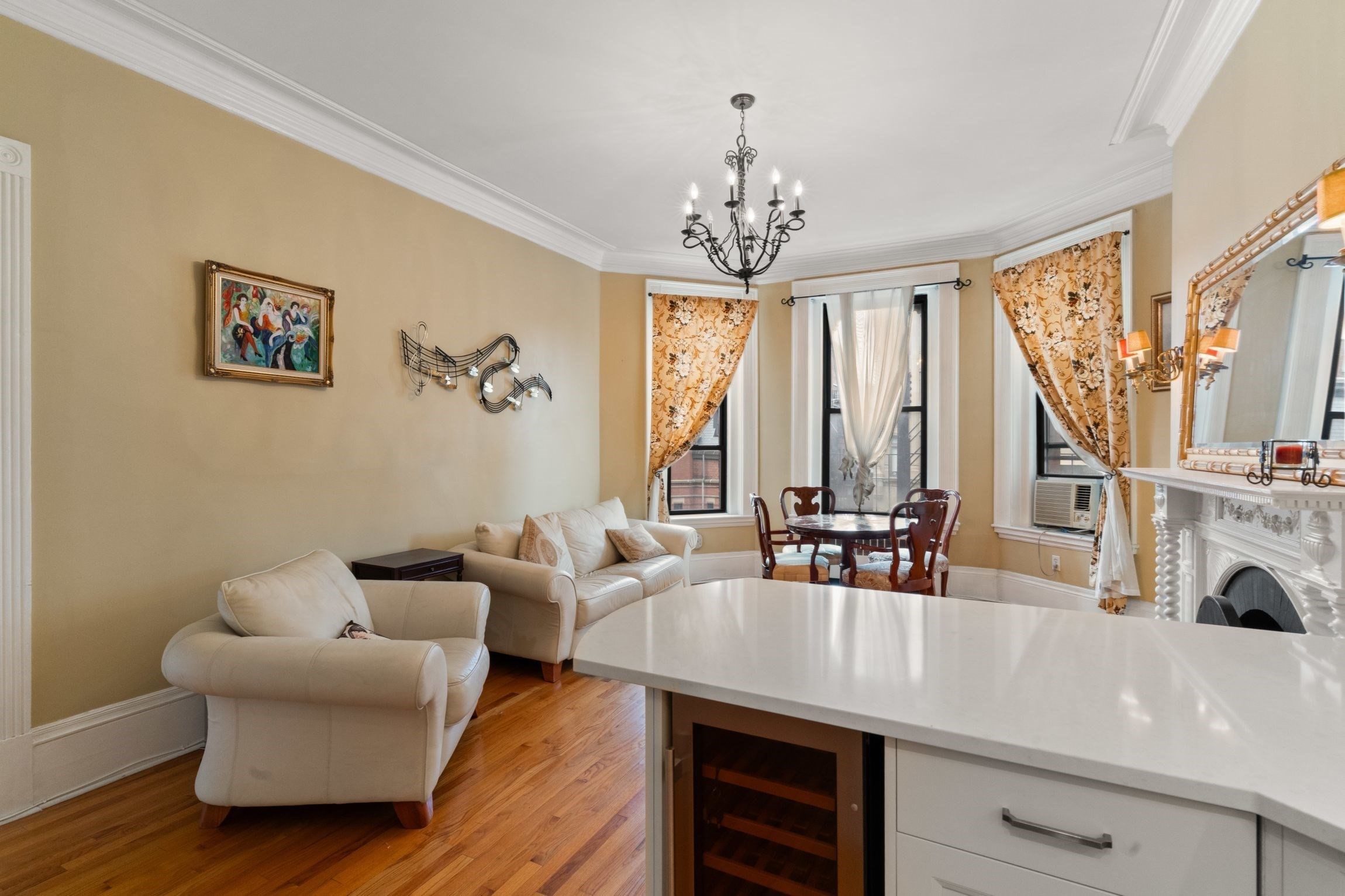 271 Dartmouth St. - Back Bay