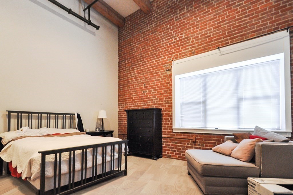 15 Sleeper - Seaport District