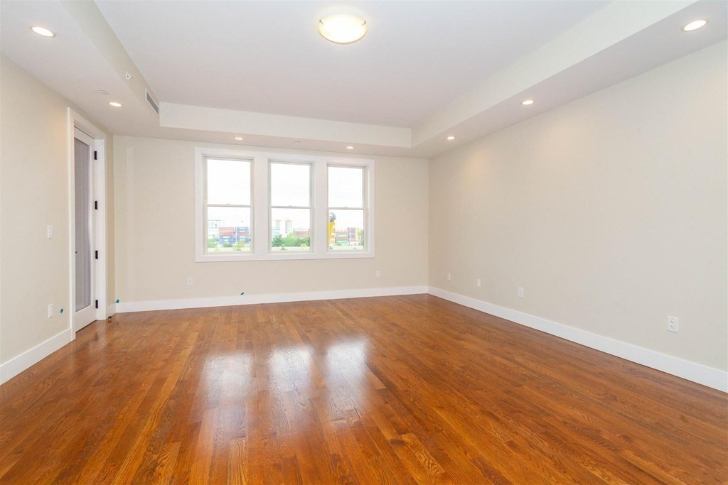 906 East 2nd - South Boston