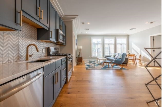 1467 Tremont - Mission Hill