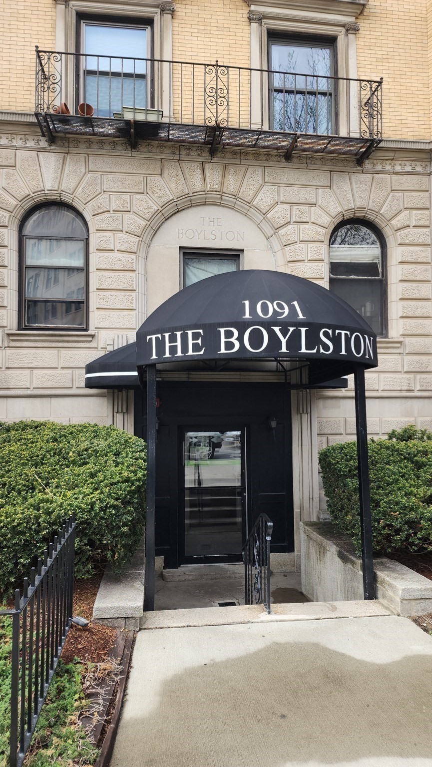 1091 Boylston St. - Fenway