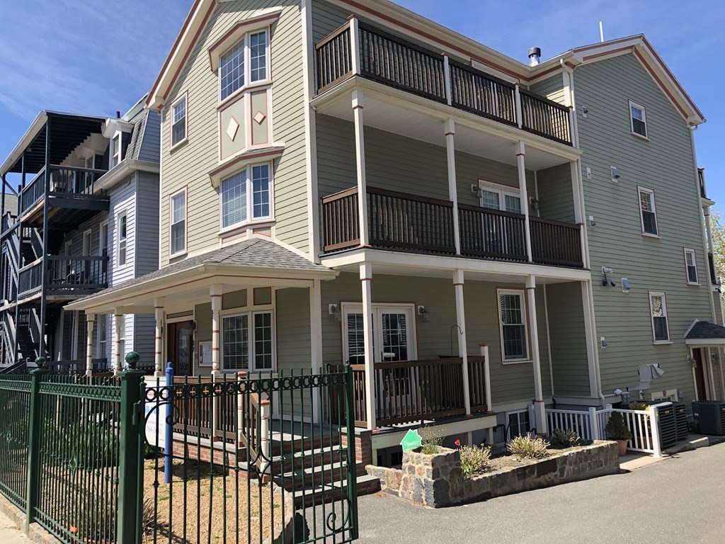 89 Pearl St. - East Somerville