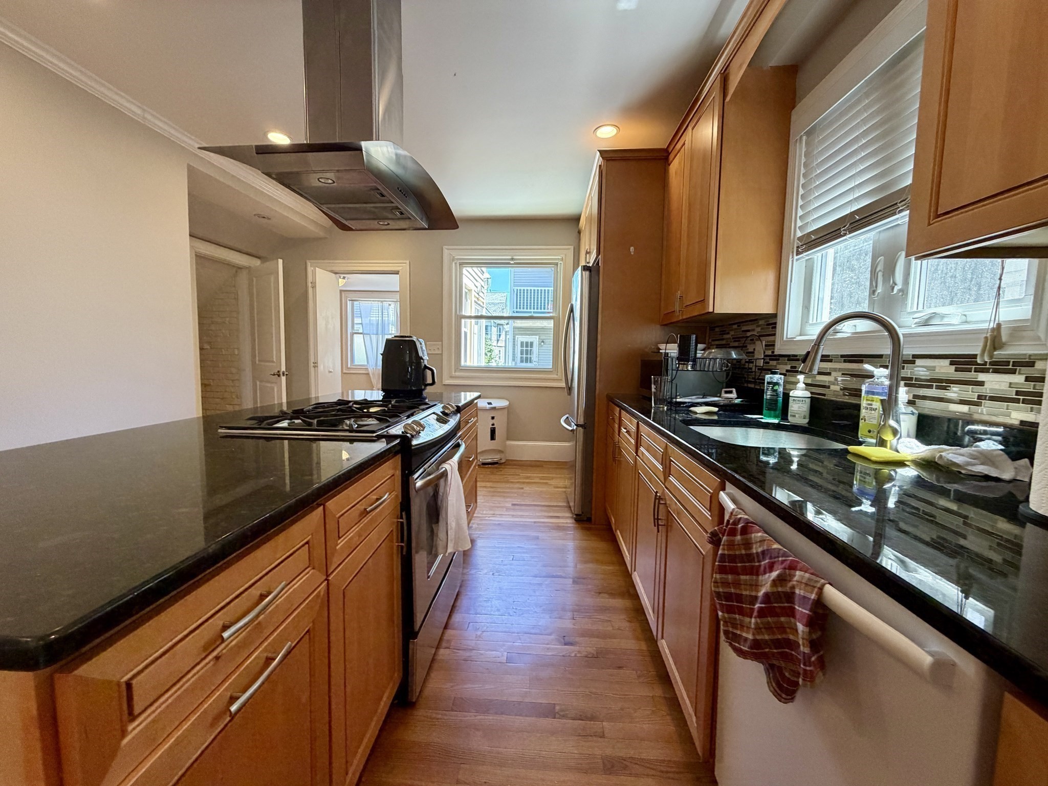 201 College Ave. - Tufts