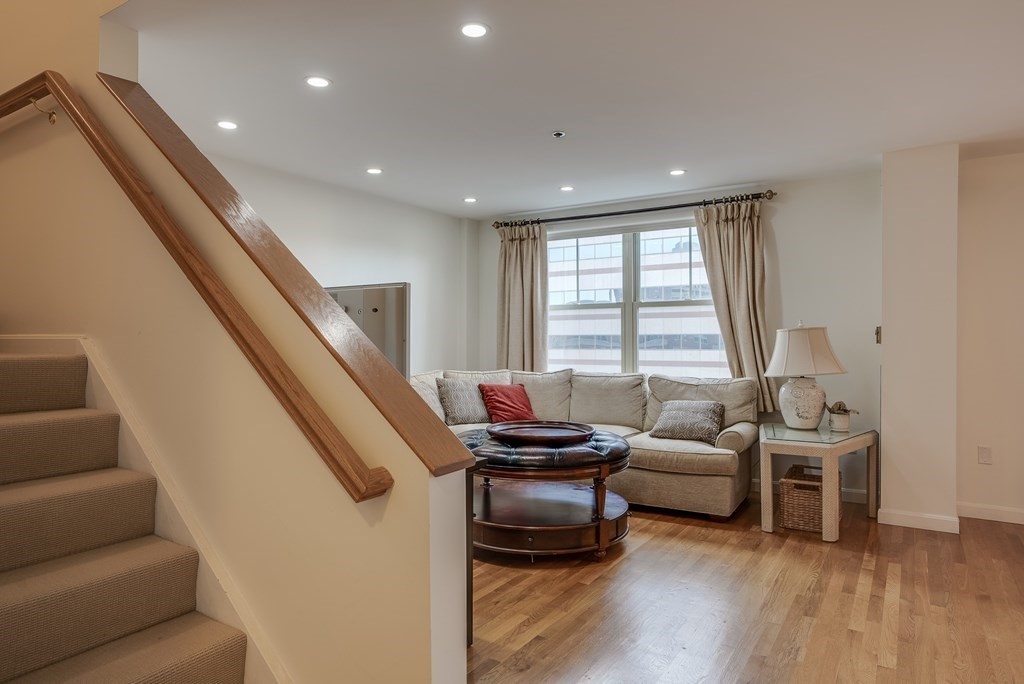 150 Staniford - West End