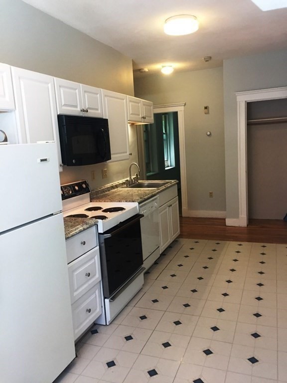 8 Ransom Rd. - Brighton