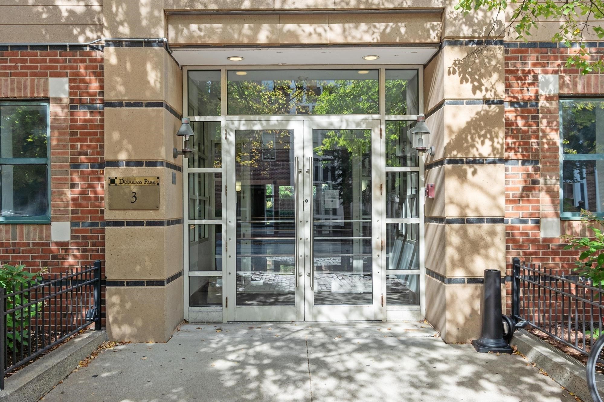 3 Douglas Park - South End