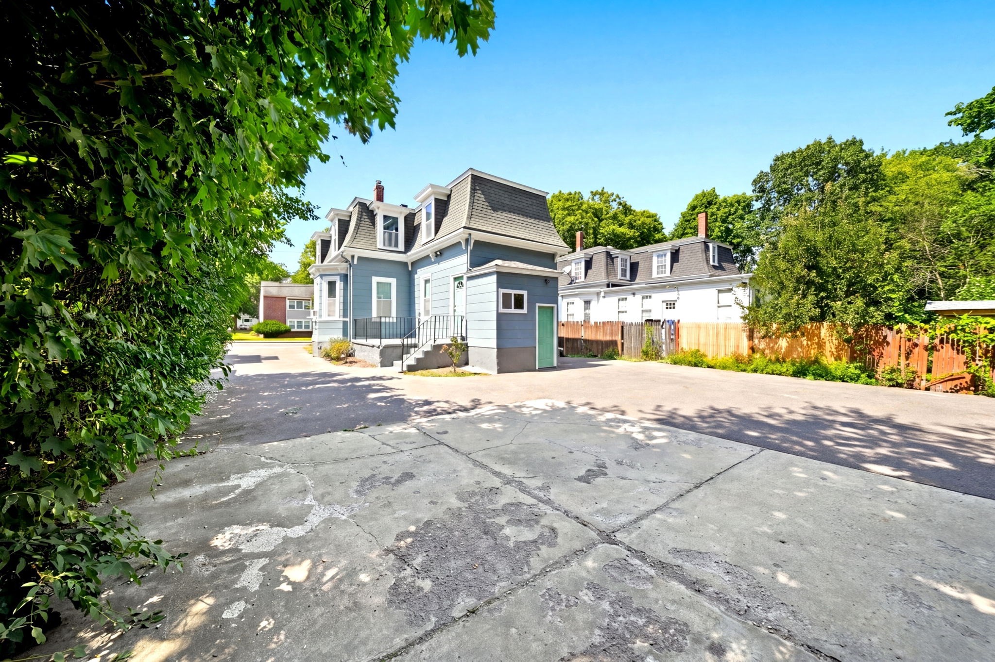 113 Pierce - Hyde Park