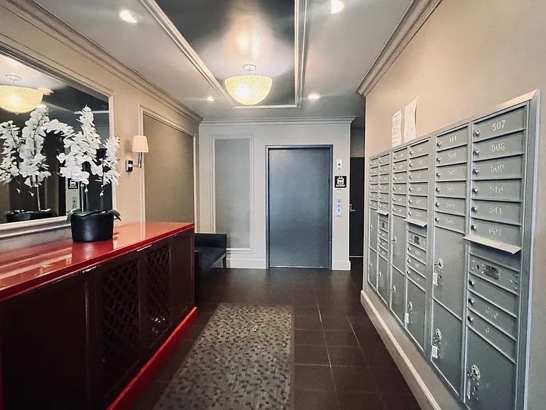 1723 Washington - South End