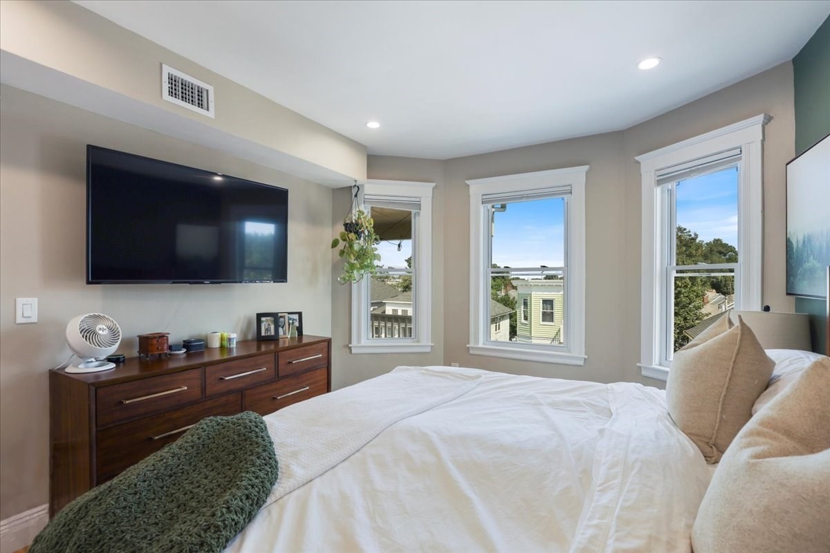 461 Ashmont - Dorchester