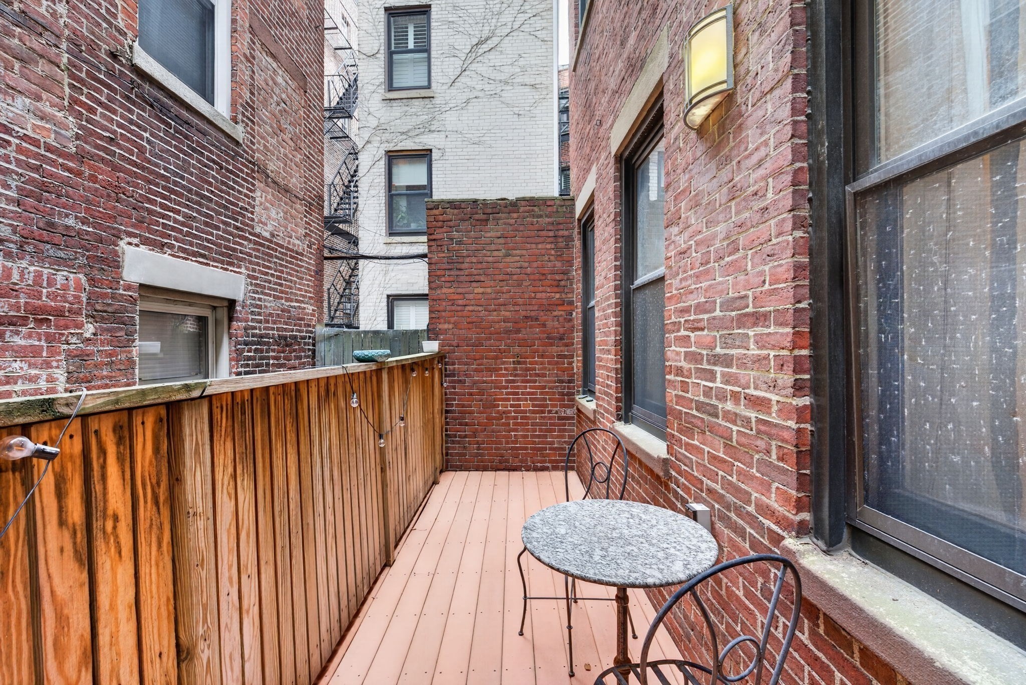 8 Garden Ct. - North End