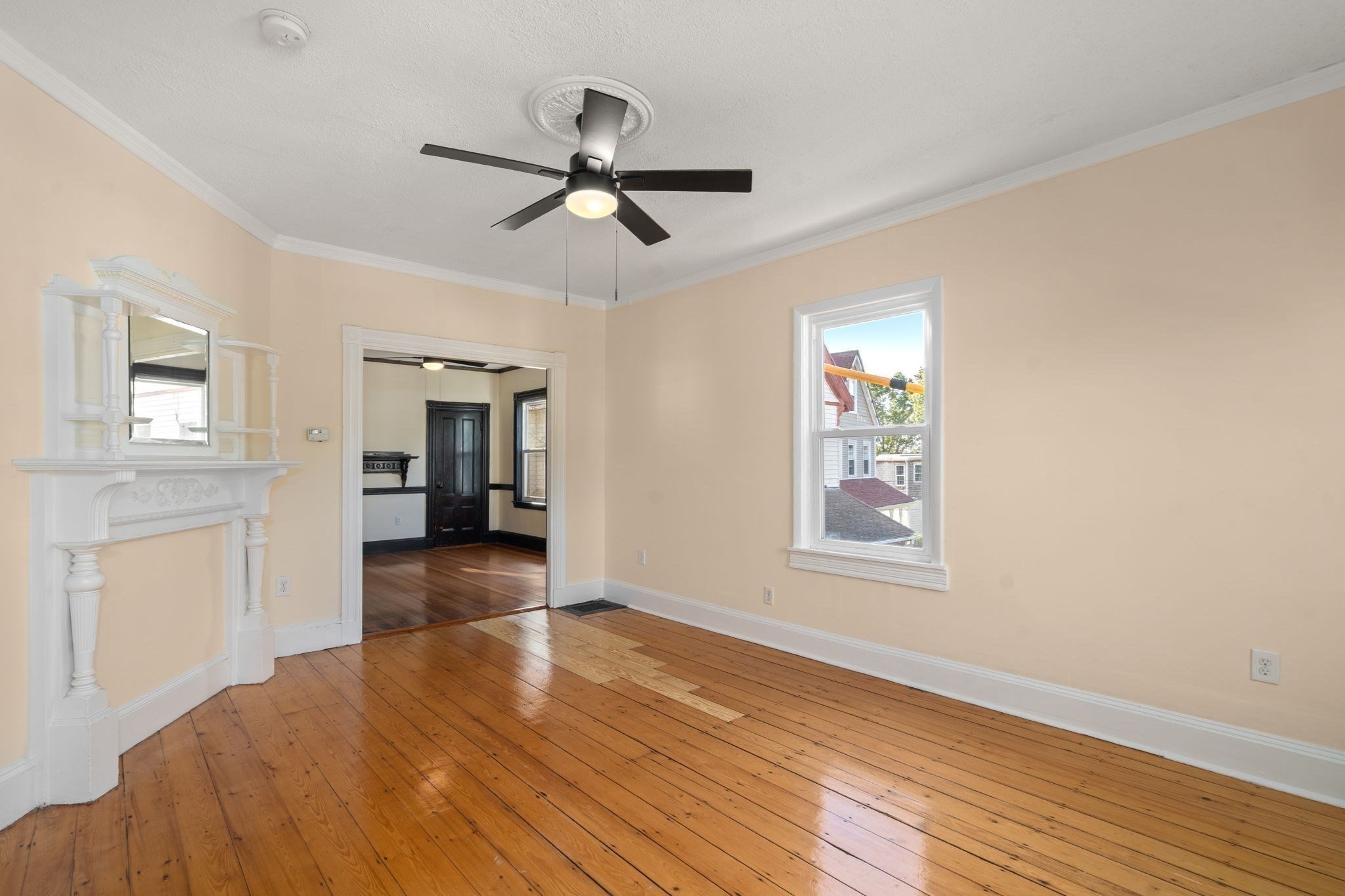 32 Thornton - Roxbury