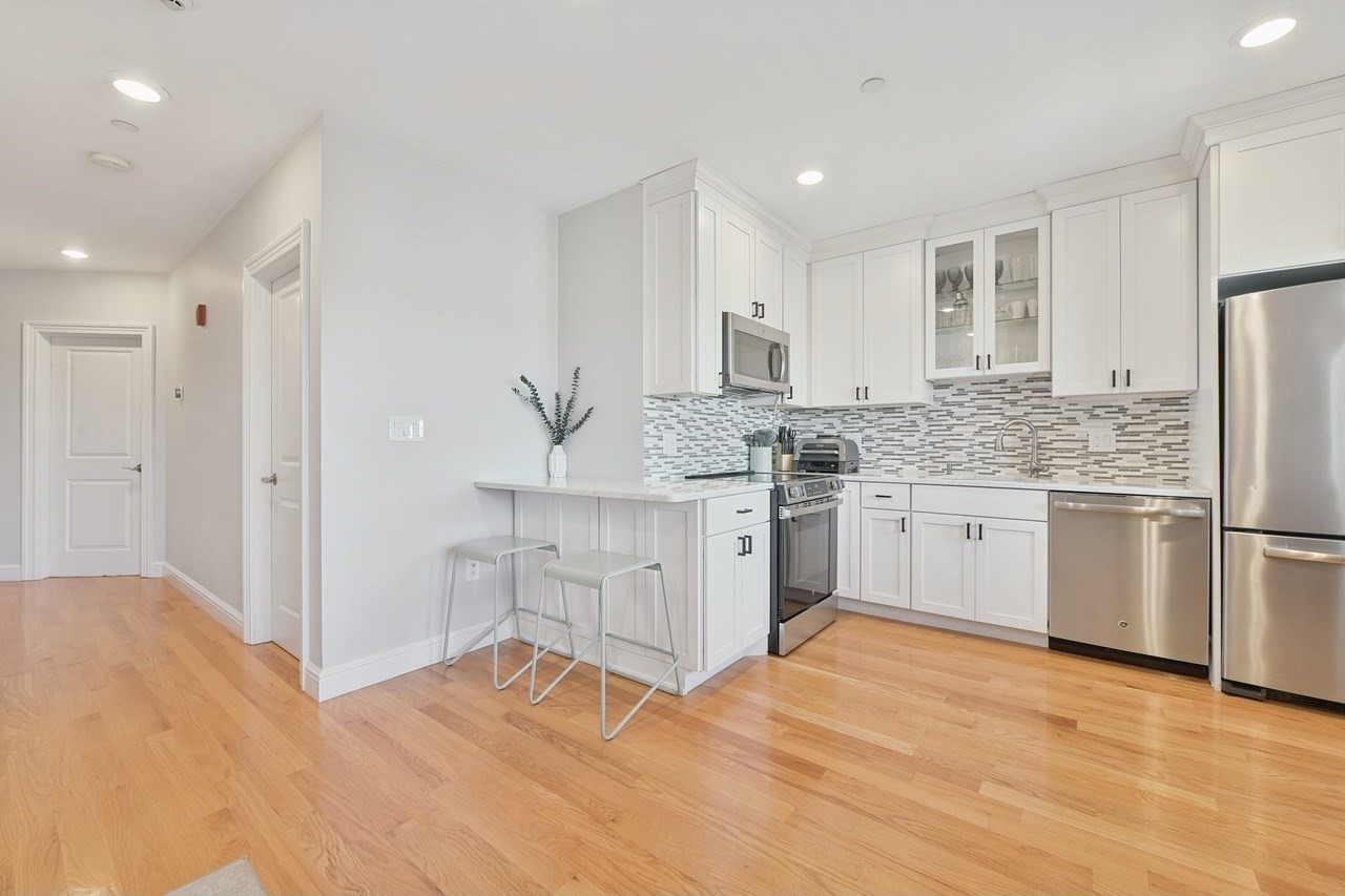 214-216 E Eagle - East Boston