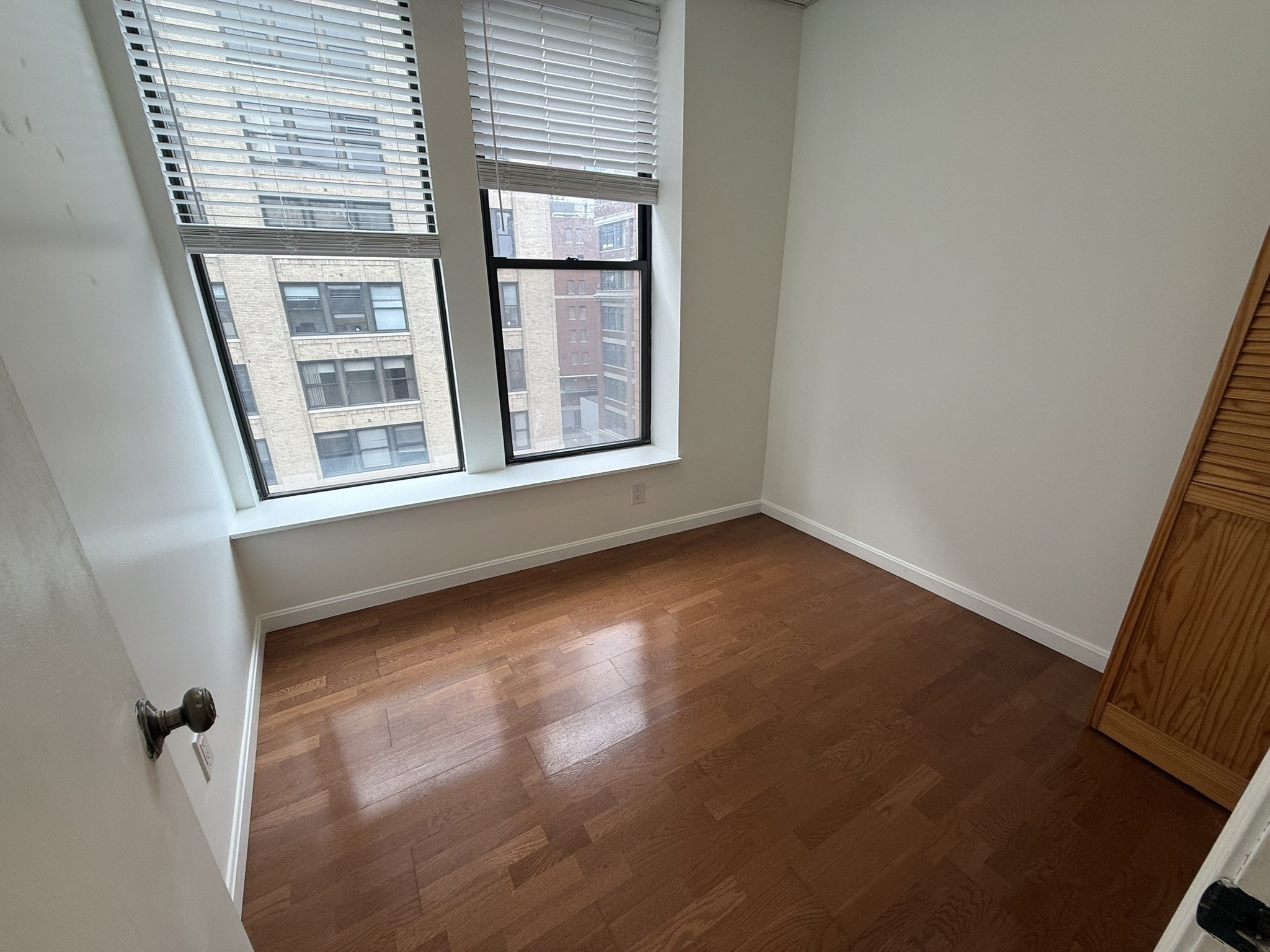 72 Kneeland - Chinatown