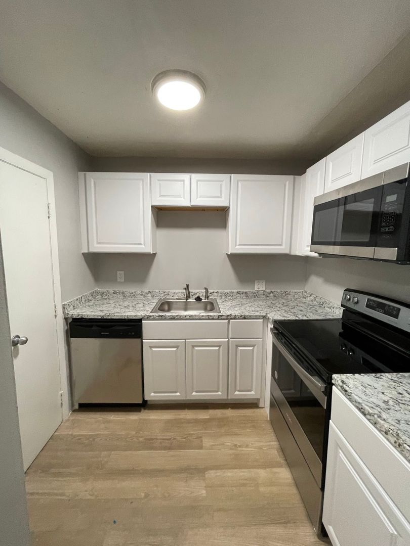 1045 River St. - Hyde Park