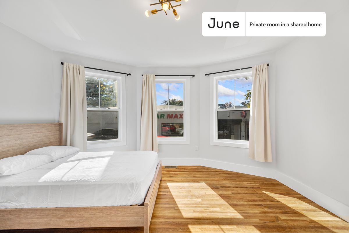 10 Walnut Park - Roxbury