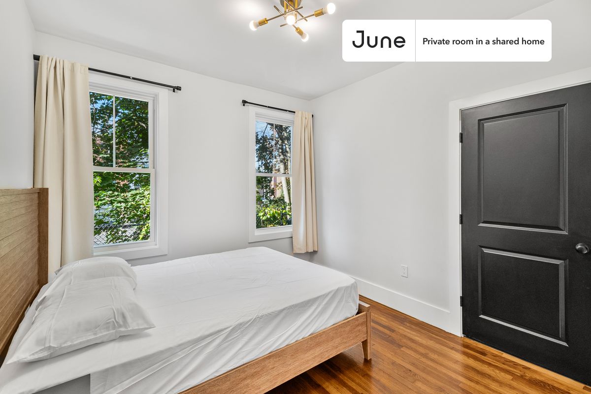 10 Walnut Park - Roxbury
