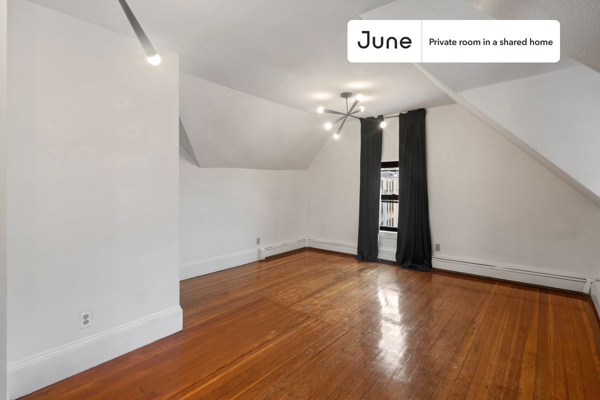 132 Chiswick Rd. - Brighton