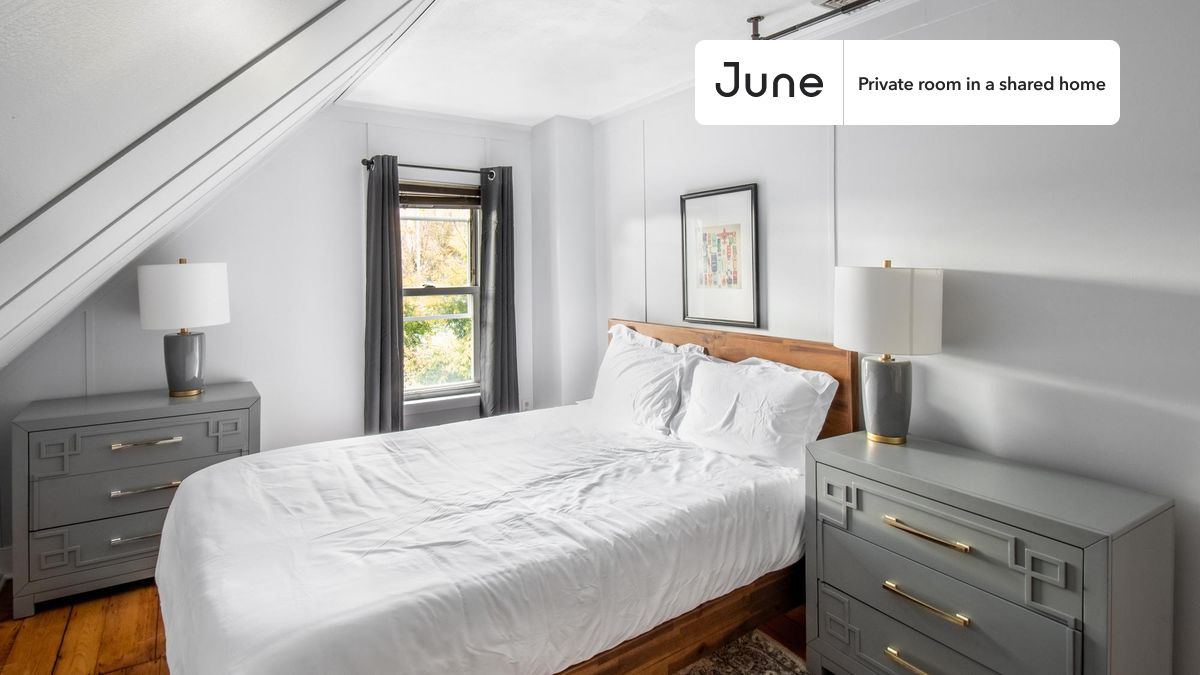 100 Flint St. - East Somerville