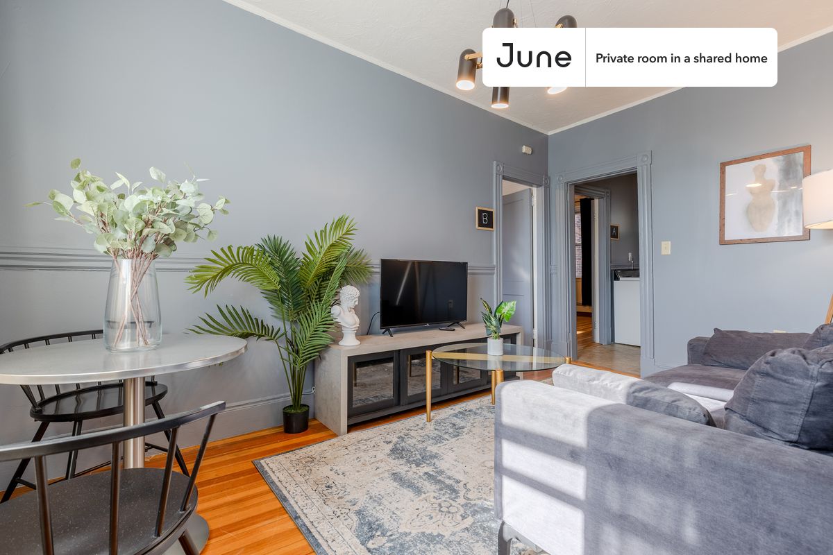 452 Hanover St. - North End
