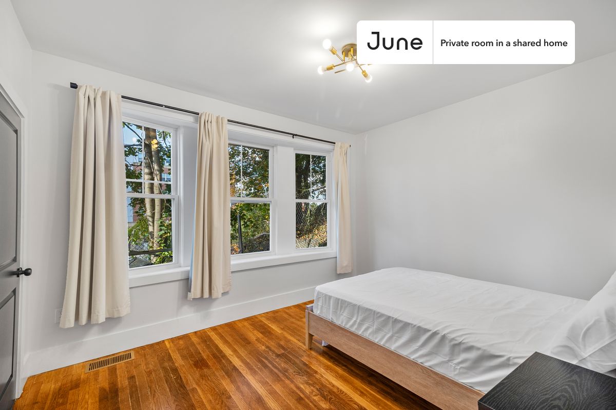 10 Walnut Park - Roxbury