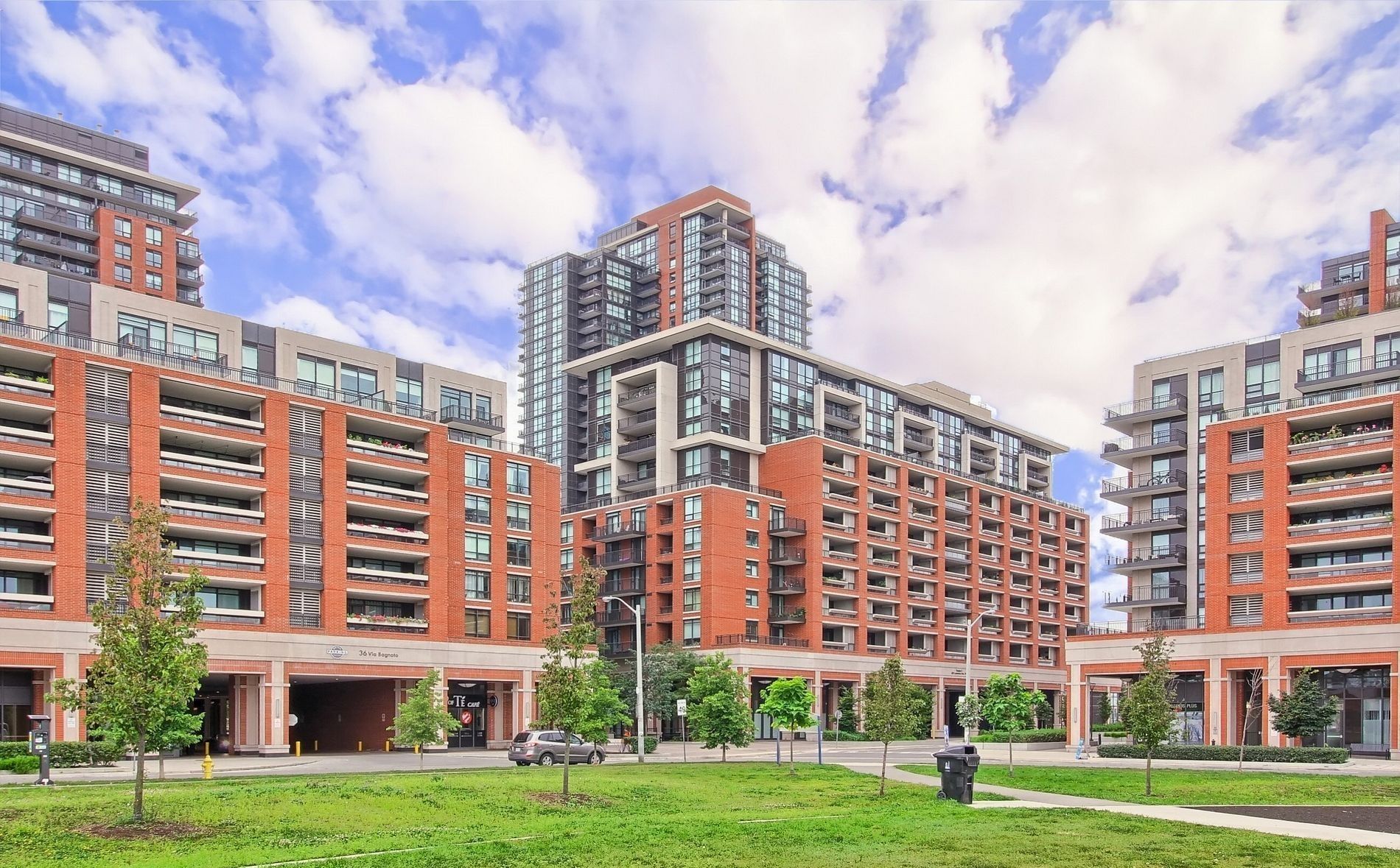830 Lawrence Avenue - Weston