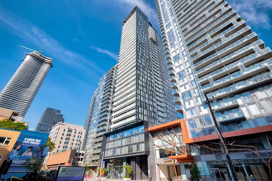 28 Wellesley Street - East Downtown