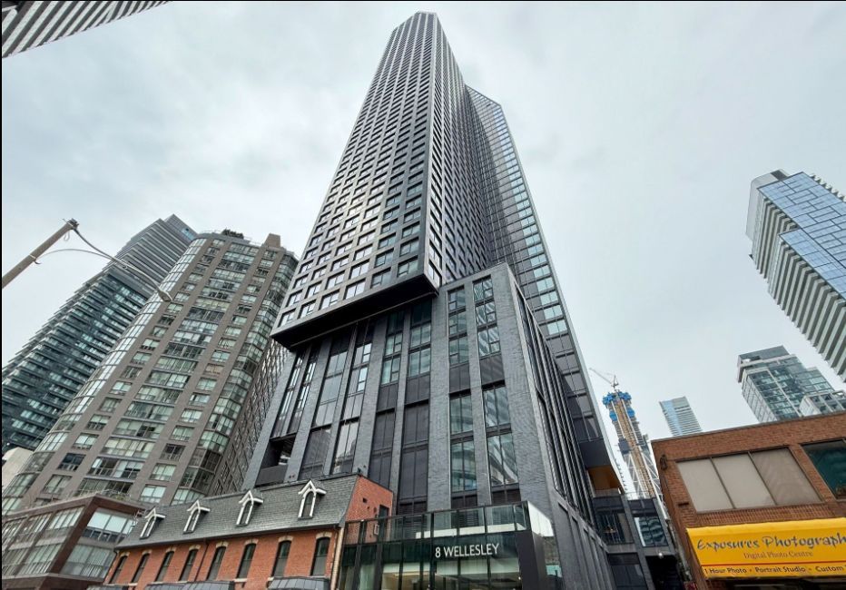 8 Wellesley Street - Downtown