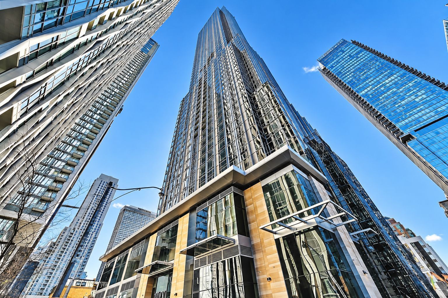 11 Yorkville Avenue - Downtown