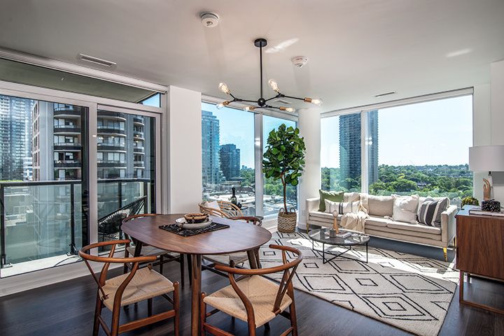 18 Erskine Avenue - Midtown