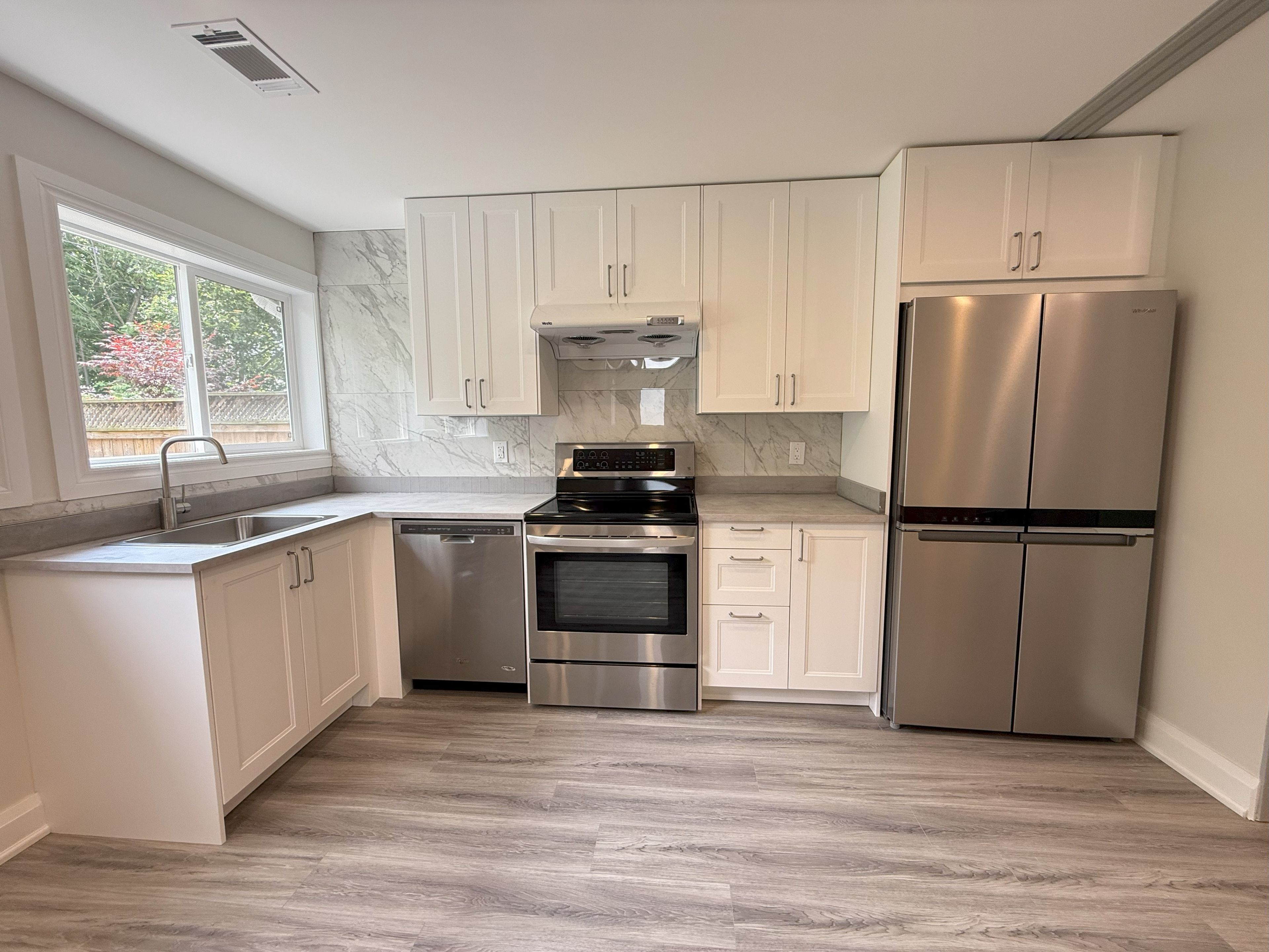 382 Burnhamthorpe Road - Etobicoke West