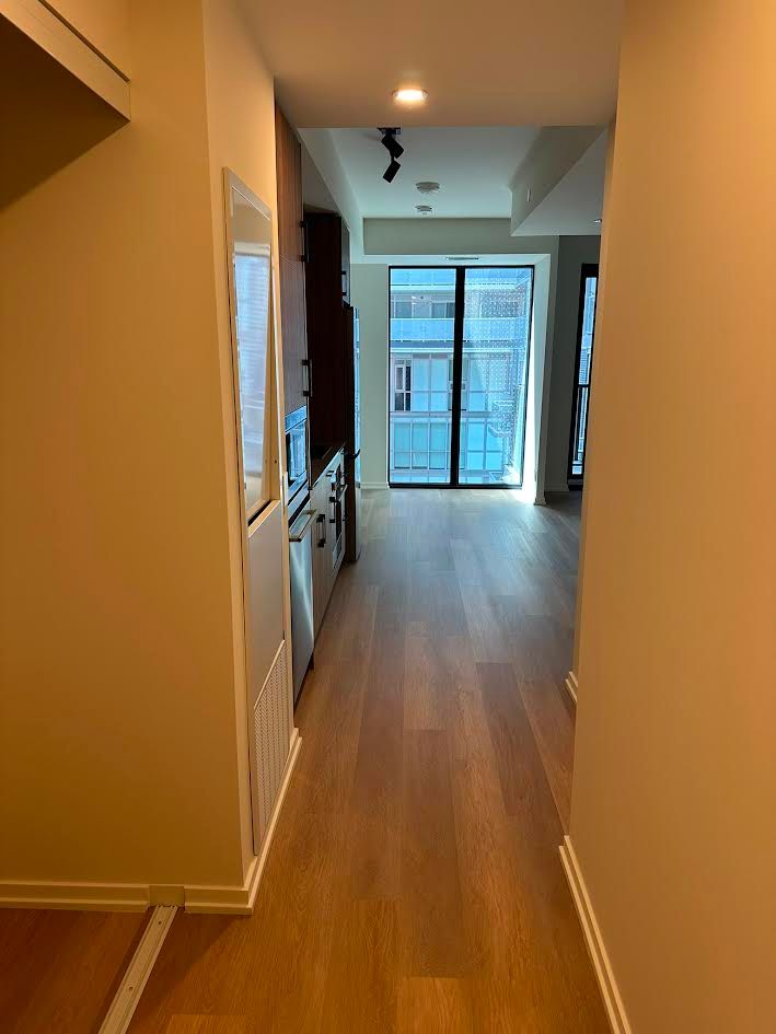 109 Erskine Avenue - Midtown