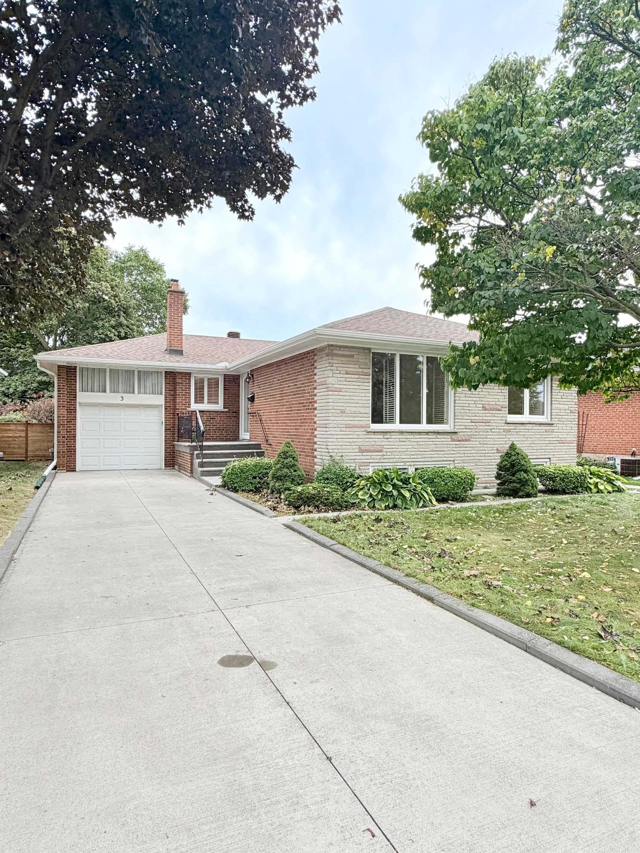 3 Avery Avenue - Etobicoke West